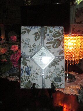 Waterford Jaden 70" Round Tablecloth